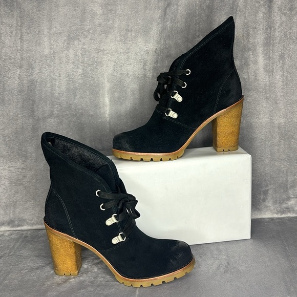 🔥🔥🔥UGG Women Lace-up Boots Size: 6🔥🔥🔥 - Picture 2 of 12